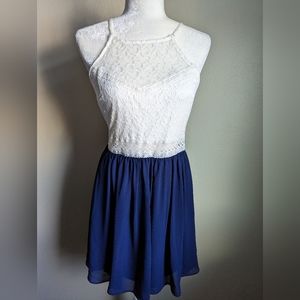 White and Blue I.N. San Francisco Size 9 Juniors Women's Small